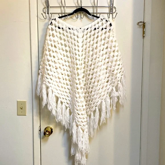 Boho Handmade Crochet Shells Shawl, White w/Tassles  Loose XL - Picture 2 of 4